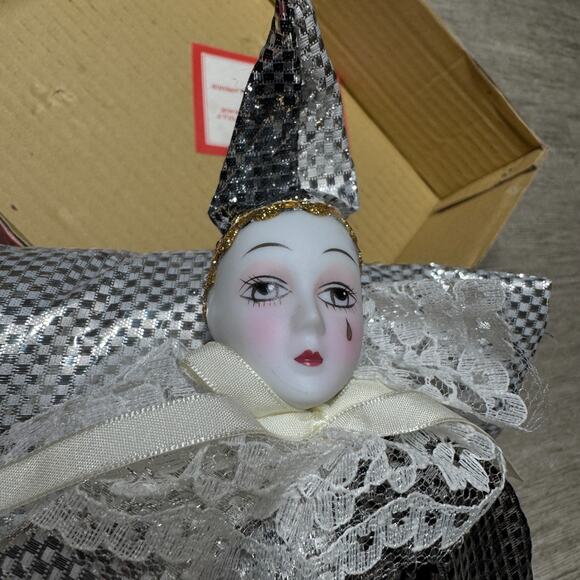 Vintage Brinn's Porcelain Doll Jester 1986 Send In The Clowns Tune - Picture 2 of 6